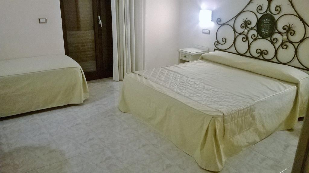 Hotel Ginevra Poggiomarino Bilik gambar