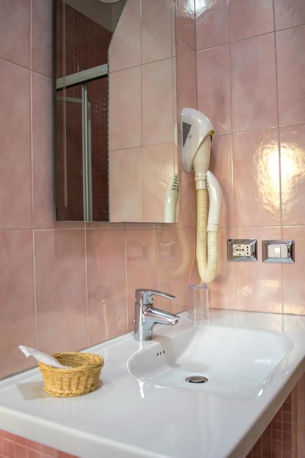 Hotel Ginevra Poggiomarino Luaran gambar